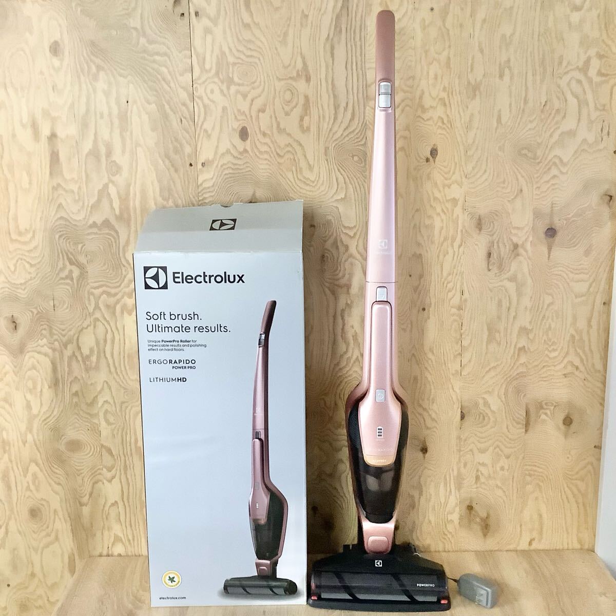 Electrolux - エレクトロラックス　Electrolux 掃除機 コードレス掃除機　ピンク Amazon | Electrolux エレクトロラックス 掃除機 コードレス