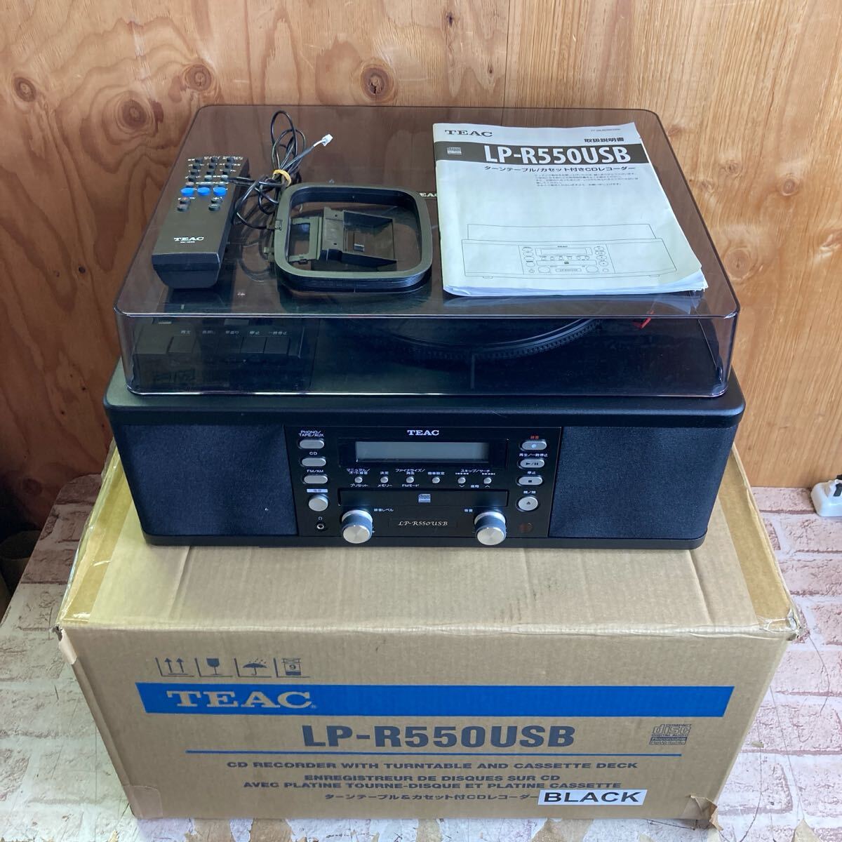 TEAC ターンテーブル&カセット付きCDレコーダー LP-R550USB TEAC ターンテーブル&カセット付きCDレコーダー LP-R550USB