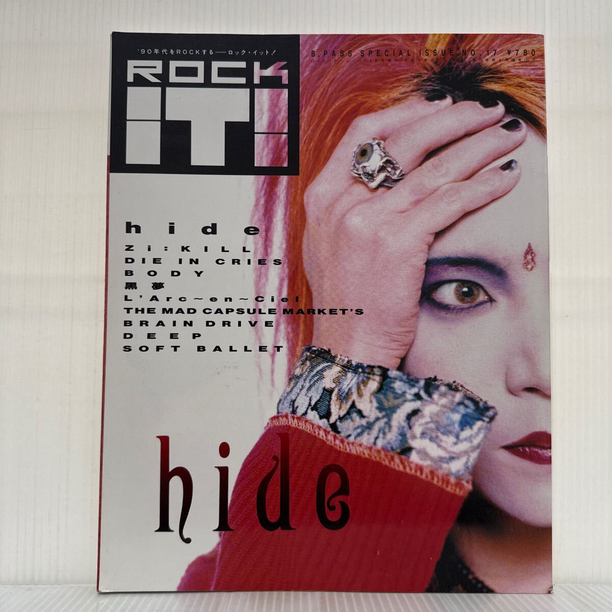 中古】DIE IN CRIES 切り抜き 100P （2） ほぼページ欠けなし