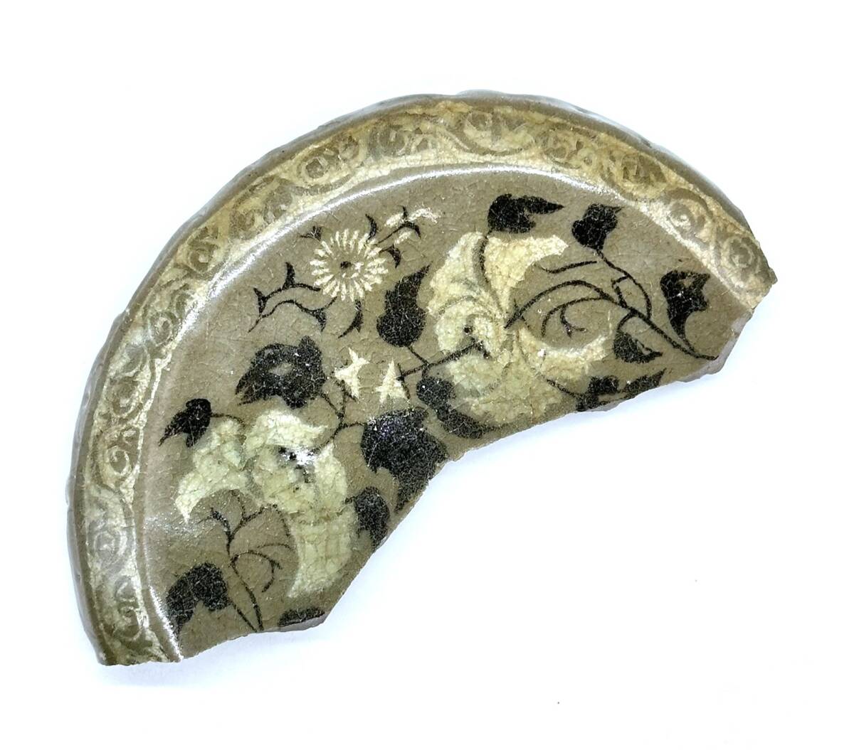 【侍】鎌倉彫 漆芸彫漆 『百真子』作 椿菊牡丹梅楓文 七宝透引手 黒塗小抽斗 箪笥 鎌倉彫道友会 鎌倉彫 作品 展示室 バックナンバーのページ(9)