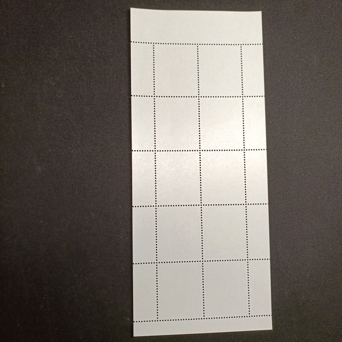 ★国際文通週間。（2021年）。令和3年。極美品。郵便ポスト。「ラ・ポスト」。文通週間。令和切手。記念切手。切手。70-シート。の2番目の画像