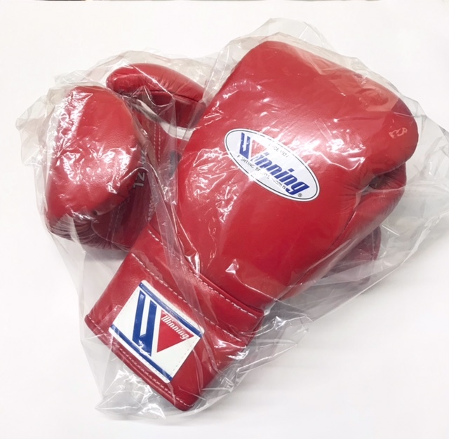 送料無料 winning ウイニング ボクシンググローブ グラブ 刺繍名入り