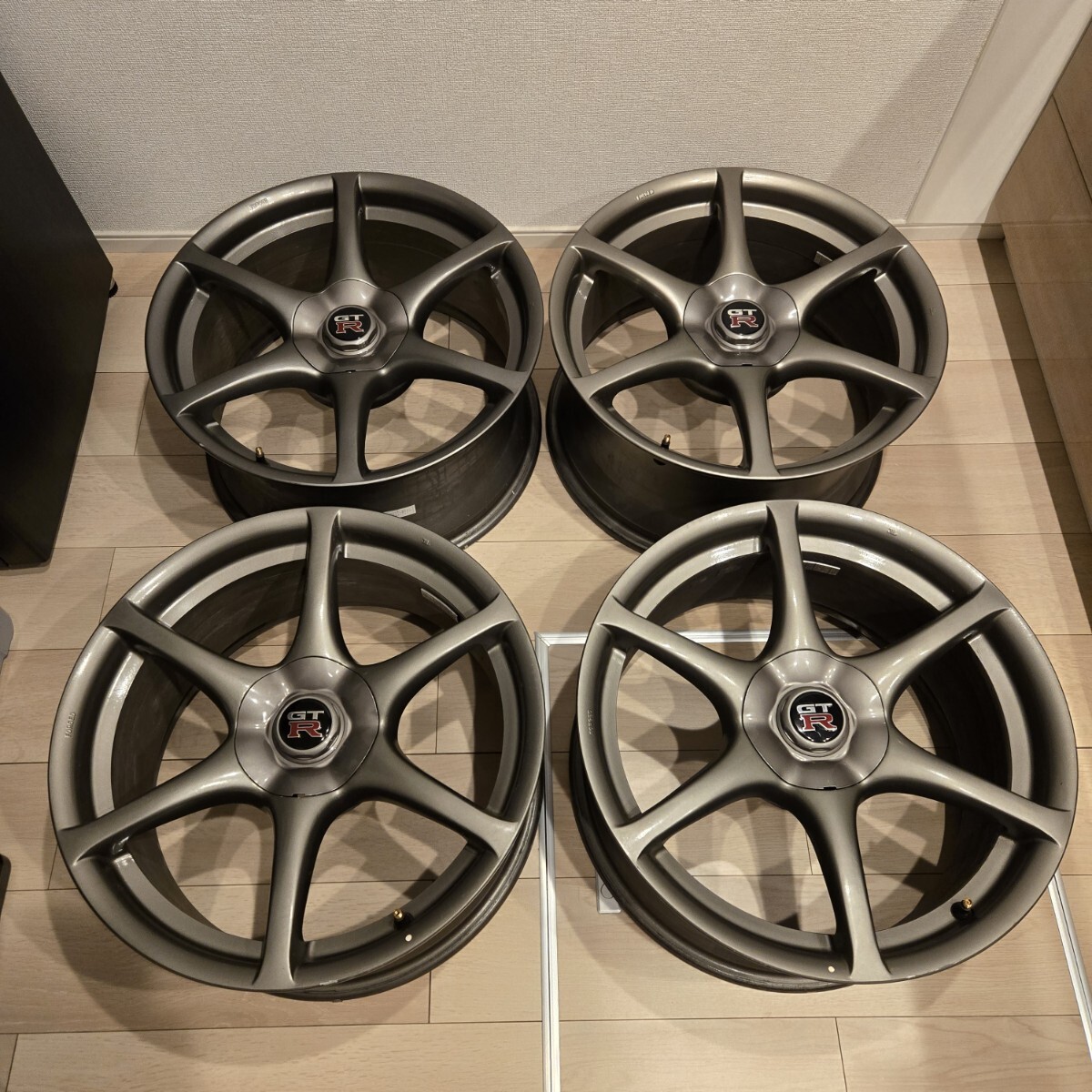 中古】r34 純正 ホイール BNR34 GTR34 綺麗 流用等 タイヤ新品の落札