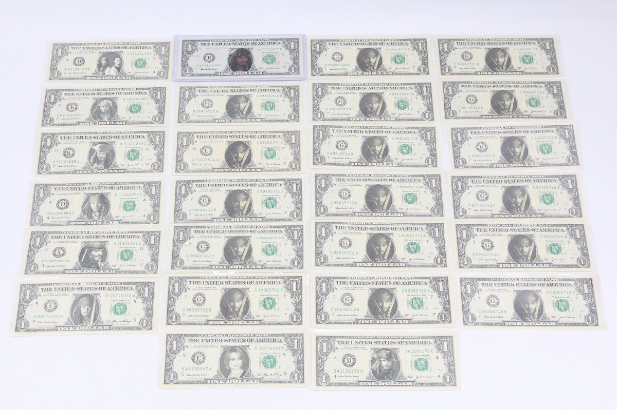 ♥♥【キーラ・ナイトレイ】サイン写真 100均額付き