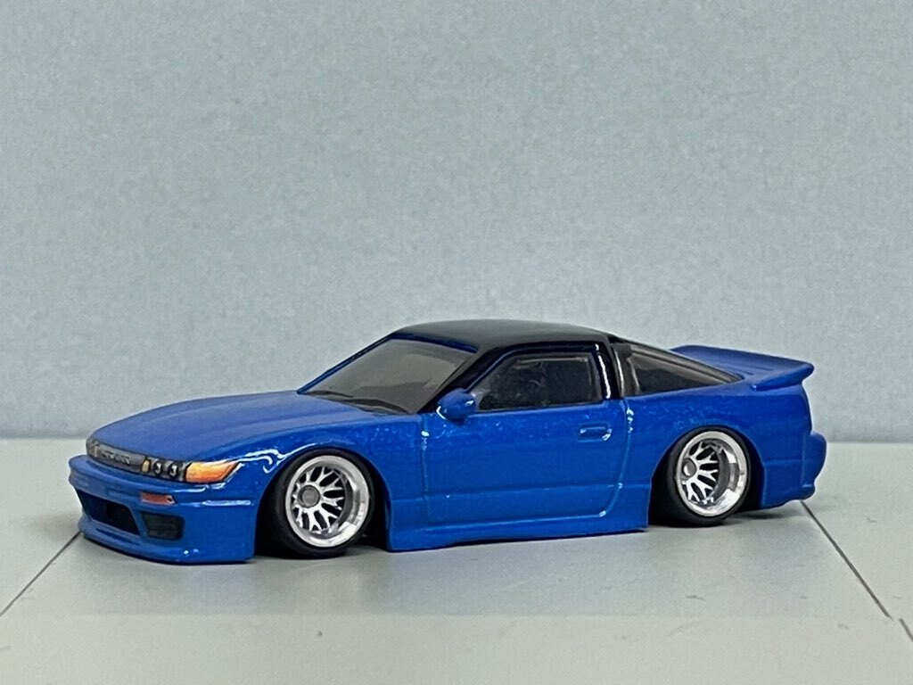 新品】稀少 1/64 頭文字D 日産 シルエイティ インパクトブルー 真子