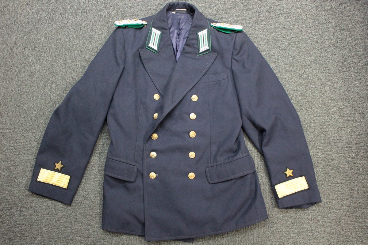 東独陸軍 折襟 黒襟 初期軍服 将校 佐官 陸軍 東ドイツ の落札情報詳細