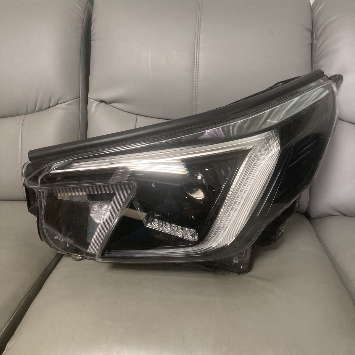 中古】美品 スバル フォレスター SG5 SG9 純正 テールランプ スモーク 