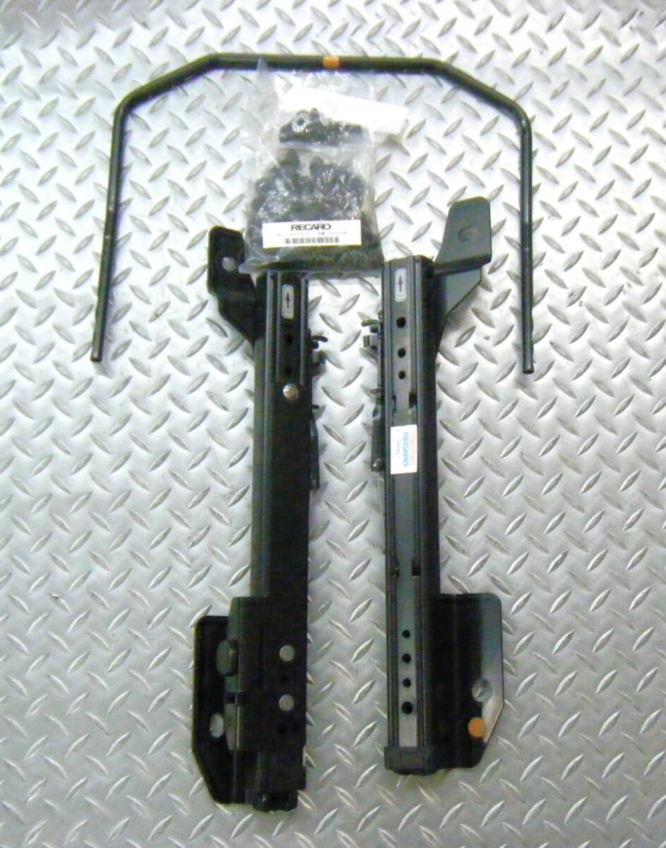 中古】中古 RECARO レカロ シートレール AUDI アウディ A1 S1 8X 用 L