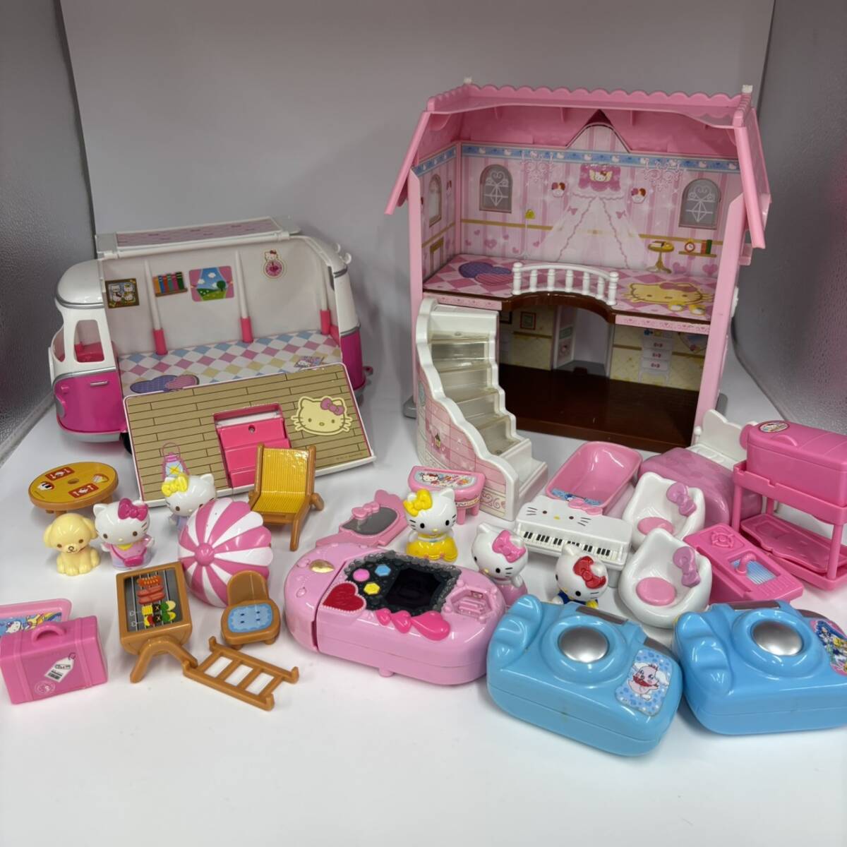 ○ハローキティ おうち 家具 小物 いろいろ ドールハウス おもちゃ