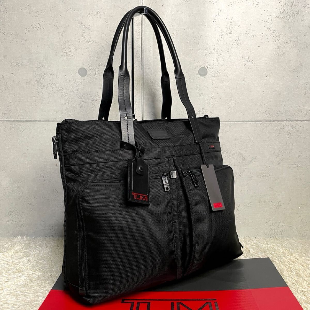 2way☆調整できるハンドルで肩掛け可能☆TUMI☆コンパニオントート