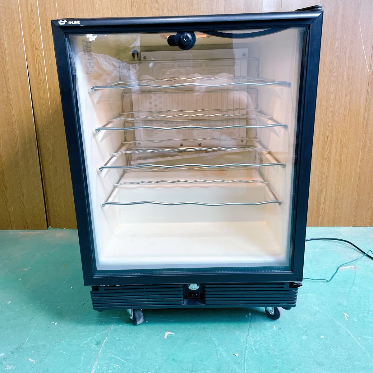 中古】送料安! SANYO サンヨー 冷蔵 ショーケース SMR-61B 前面 4面