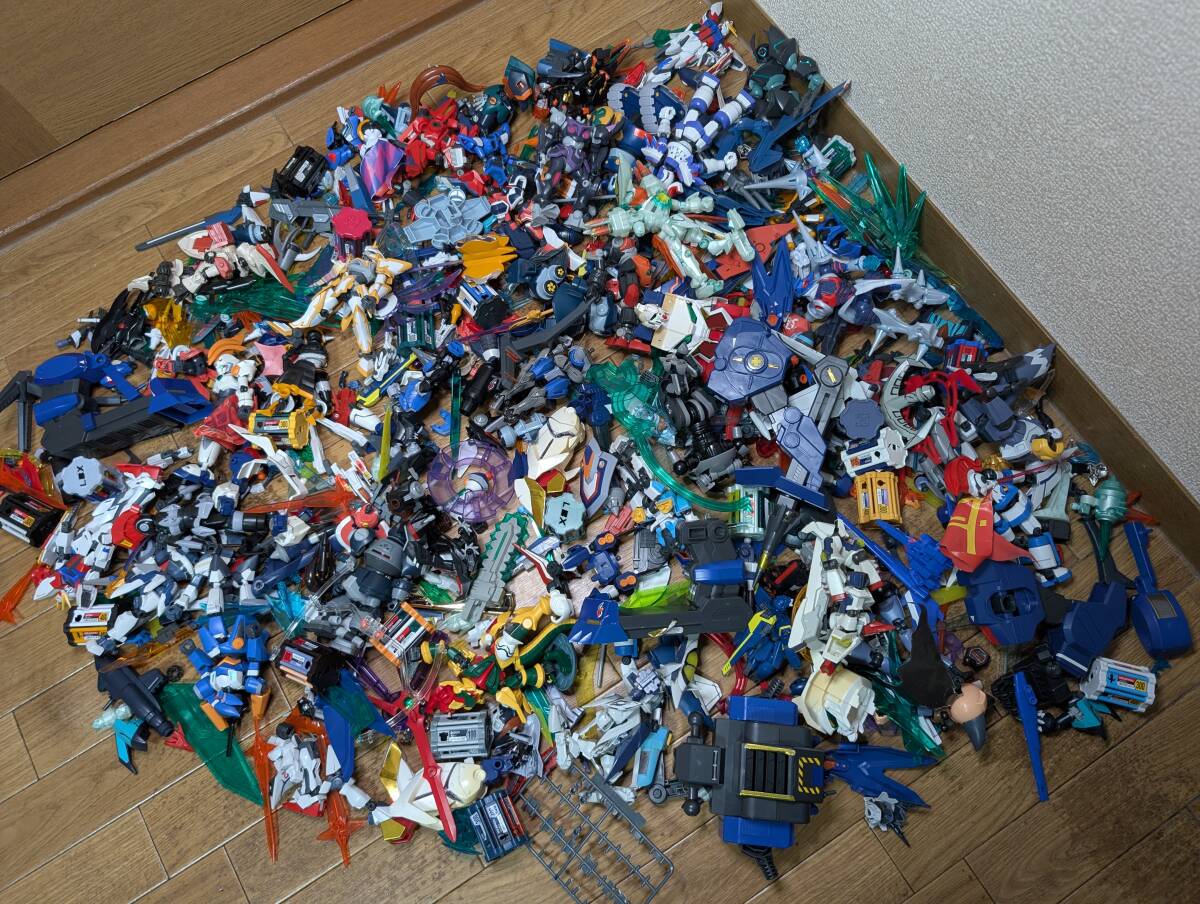 ジャンク品】ダンボール戦機ウォーズ LBX 組立済4体+未組立1体+その他