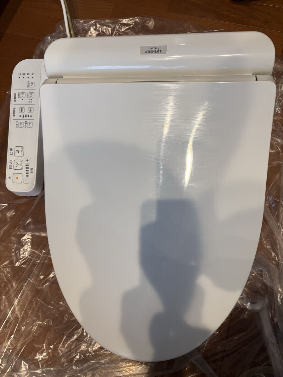 TOTO ウォシュレット TCF2232型 #NW1 リモコン付き 未使用品 TOTO ウォシュレット TCF2232型 #NW1 リモコン付き 未使用品 TCF2232