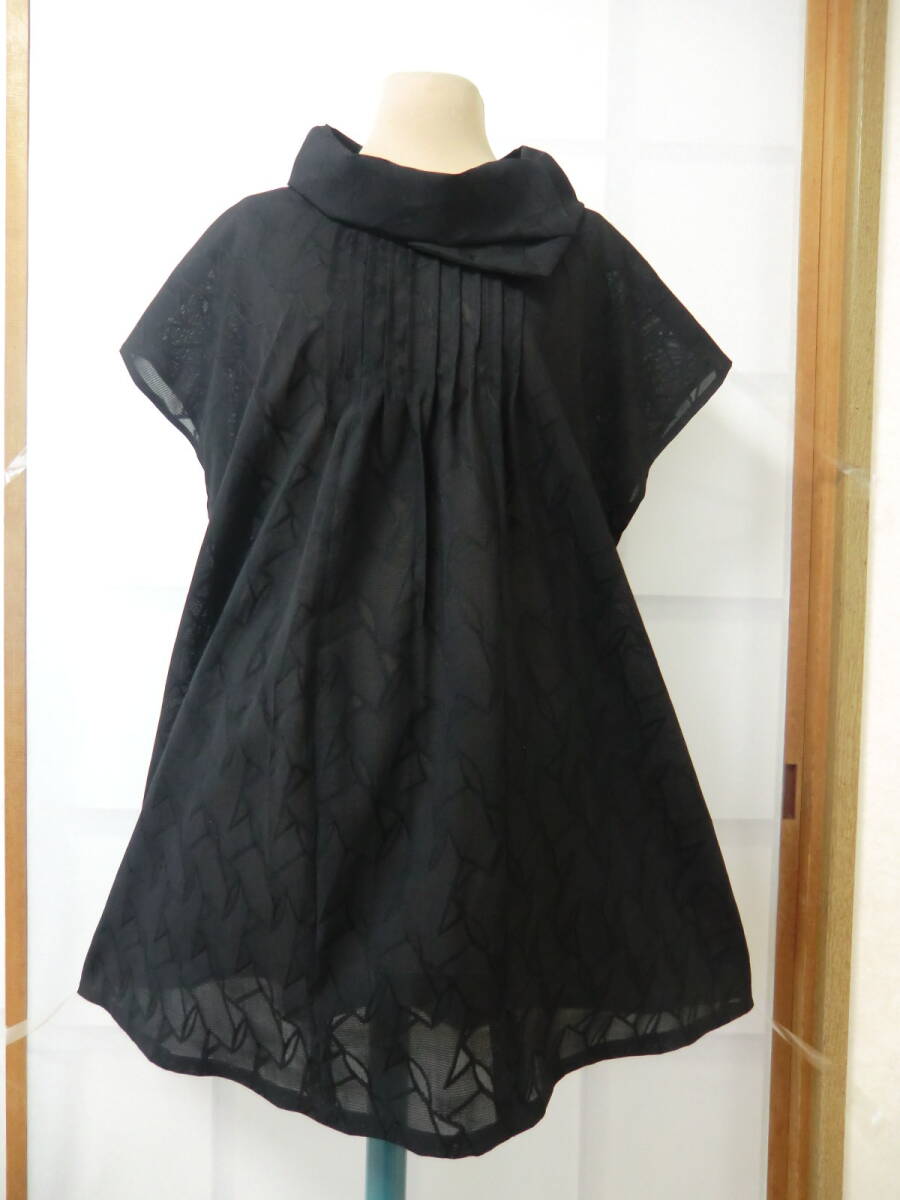 新品】着物リメイク☆正絹 梅柄黒羽織 ジャケット風変りタック