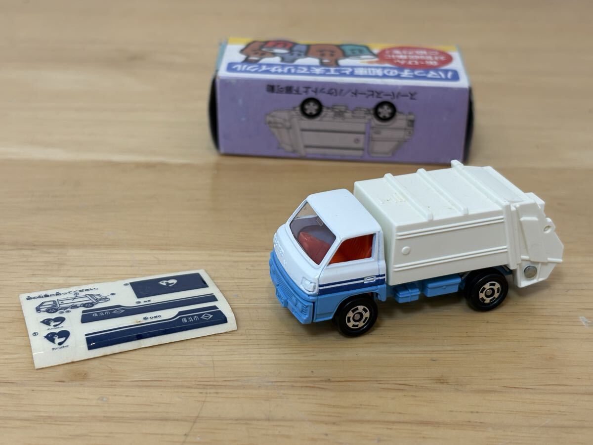 未使用品】トミカ NO.10 横浜市環境事業局 三菱キャンターゴミ収集車