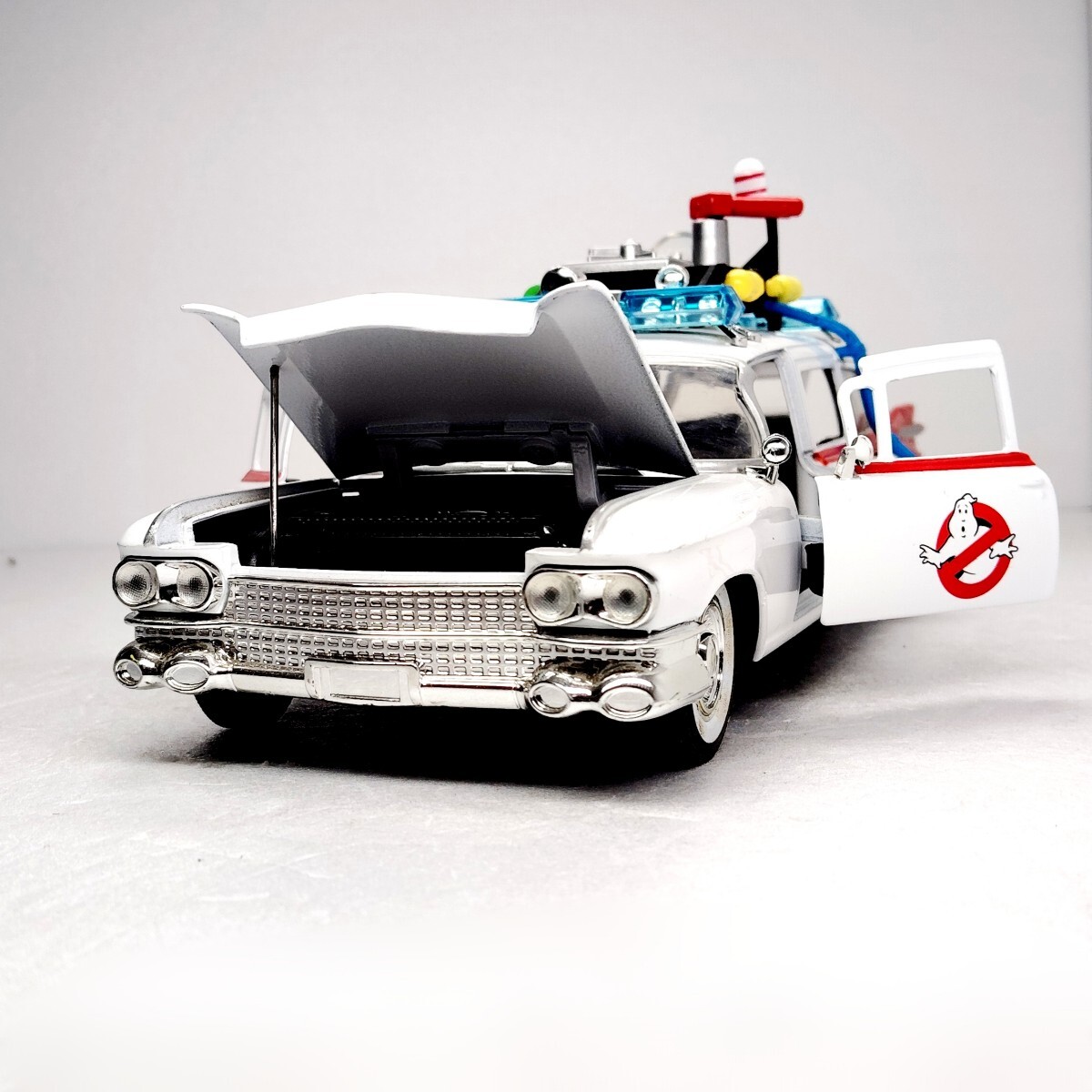 Jada Toys 1/24 キャデラック クーペ デビル 1959 ピンクの落札情報