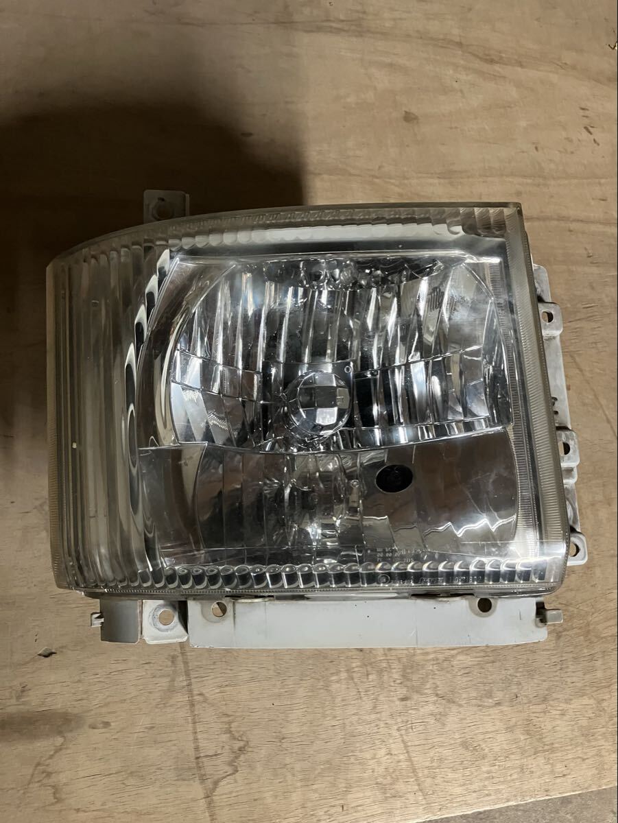 新品】いすゞ ギガ 840 320フォワード 純正タイプヘッドライト 左側の