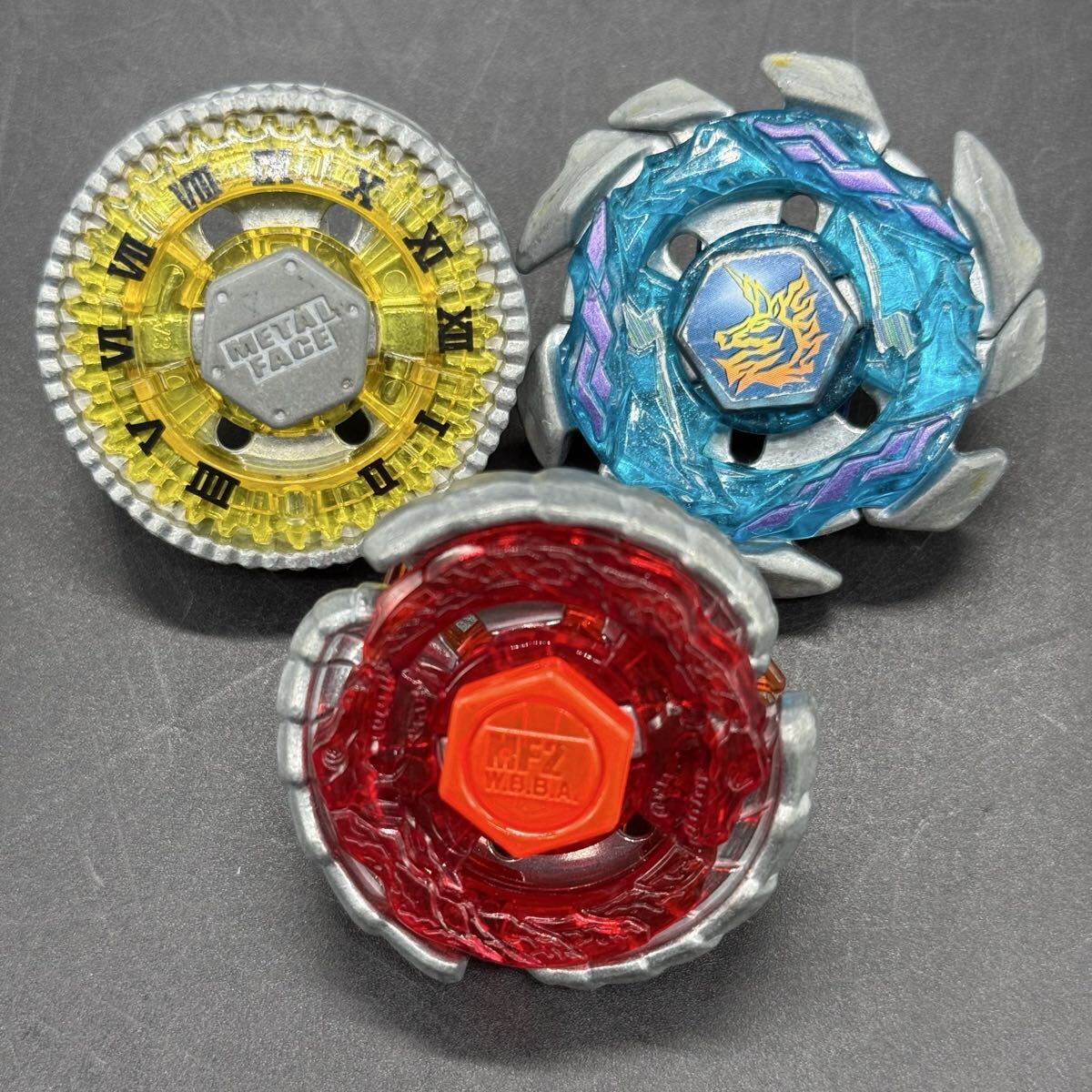 中古】メタルファイトベイブレード 最強ブレーダーセット,サイズ