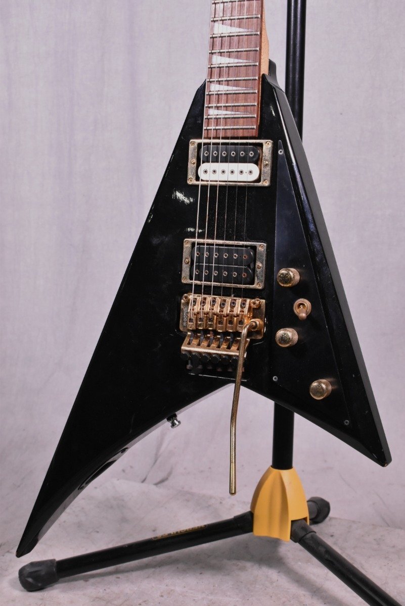 1992年製 Jackson Randy Rhoads V ストラップ付 ランディ ローズの落札