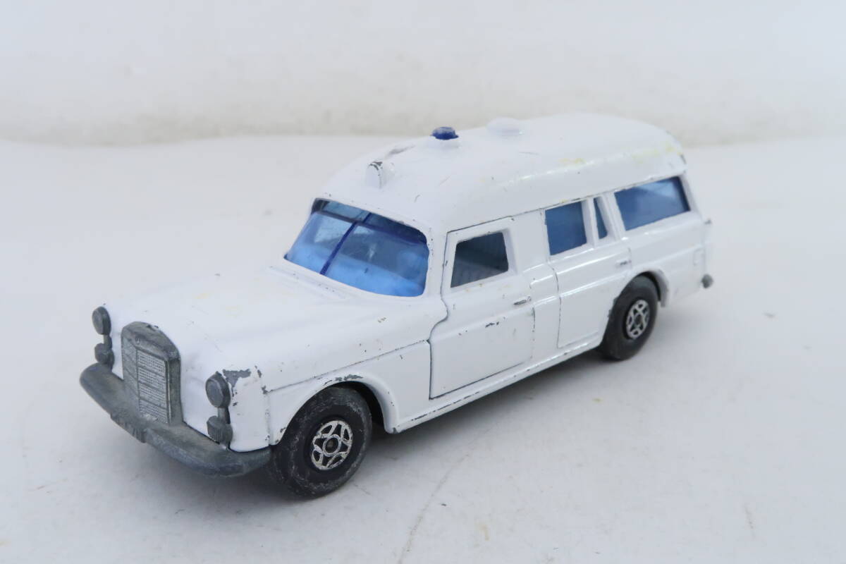 ゆうパック 送料0円 スーパーアンビュランス SUPER AMBULANCE 1/54 DK
