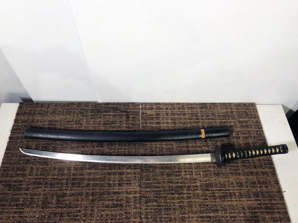 鹿の角 日本刀 刀掛け 鹿角 刀置き 刀掛 模造刀 鹿骨 台座付 オブジェ