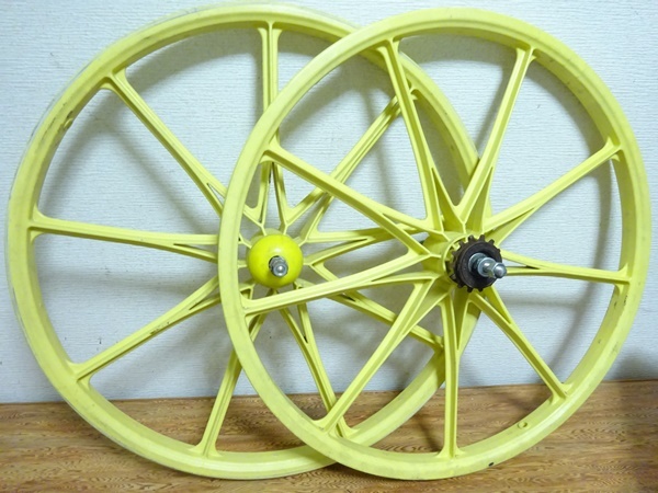新品】OGK プラホイール No12 26×1 3/8 WO スズエハブ イエロー ギア