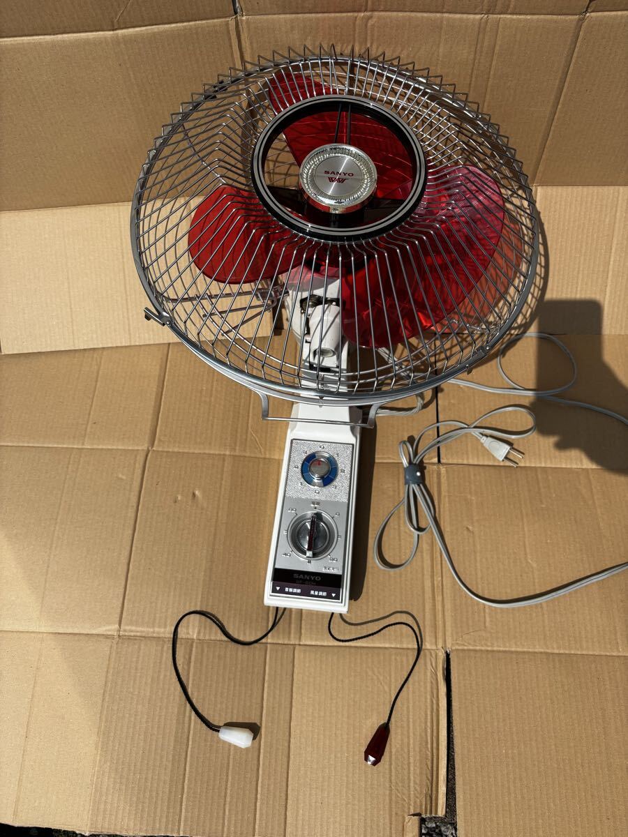 中古】必見！【昭和レトロポップ かわいい毛糸のポンポン 暖簾のれん