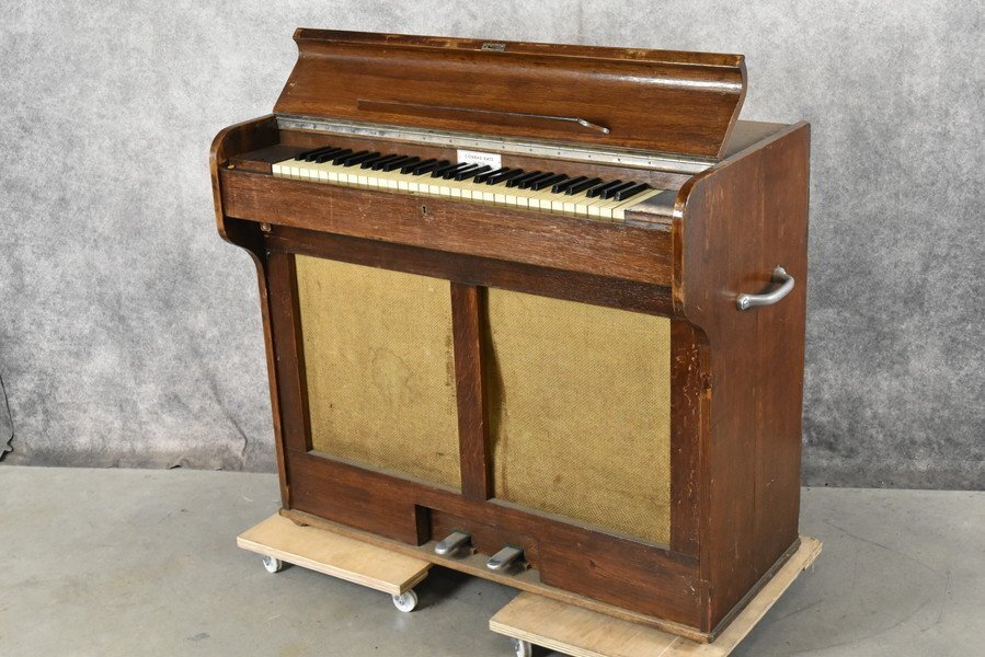 中古】斉藤楽器製作所 マリンバ(立奏木琴) No.55 2オクターブ 25鍵