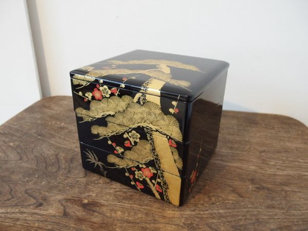 ほぼ未使用 懐石道具 木製溜塗 三段重 内朱 元箱 ほぼ未使用 懐石道具