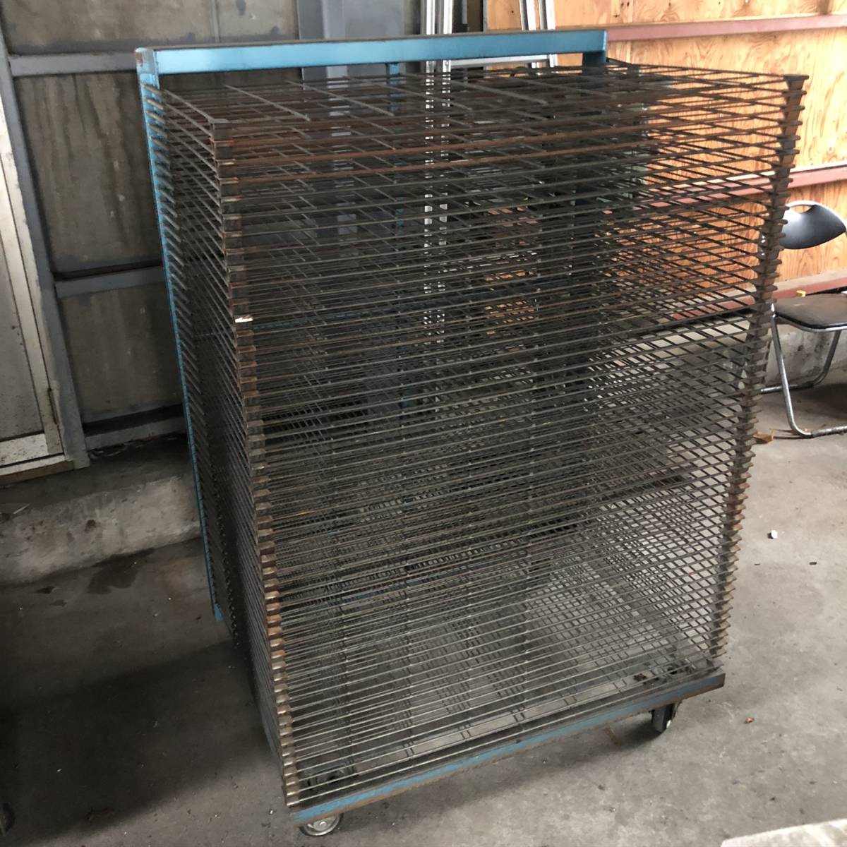 ドライラック スプリング 跳ね上げ式 50段 メッシュ 乾燥棚 印刷物 /SL2