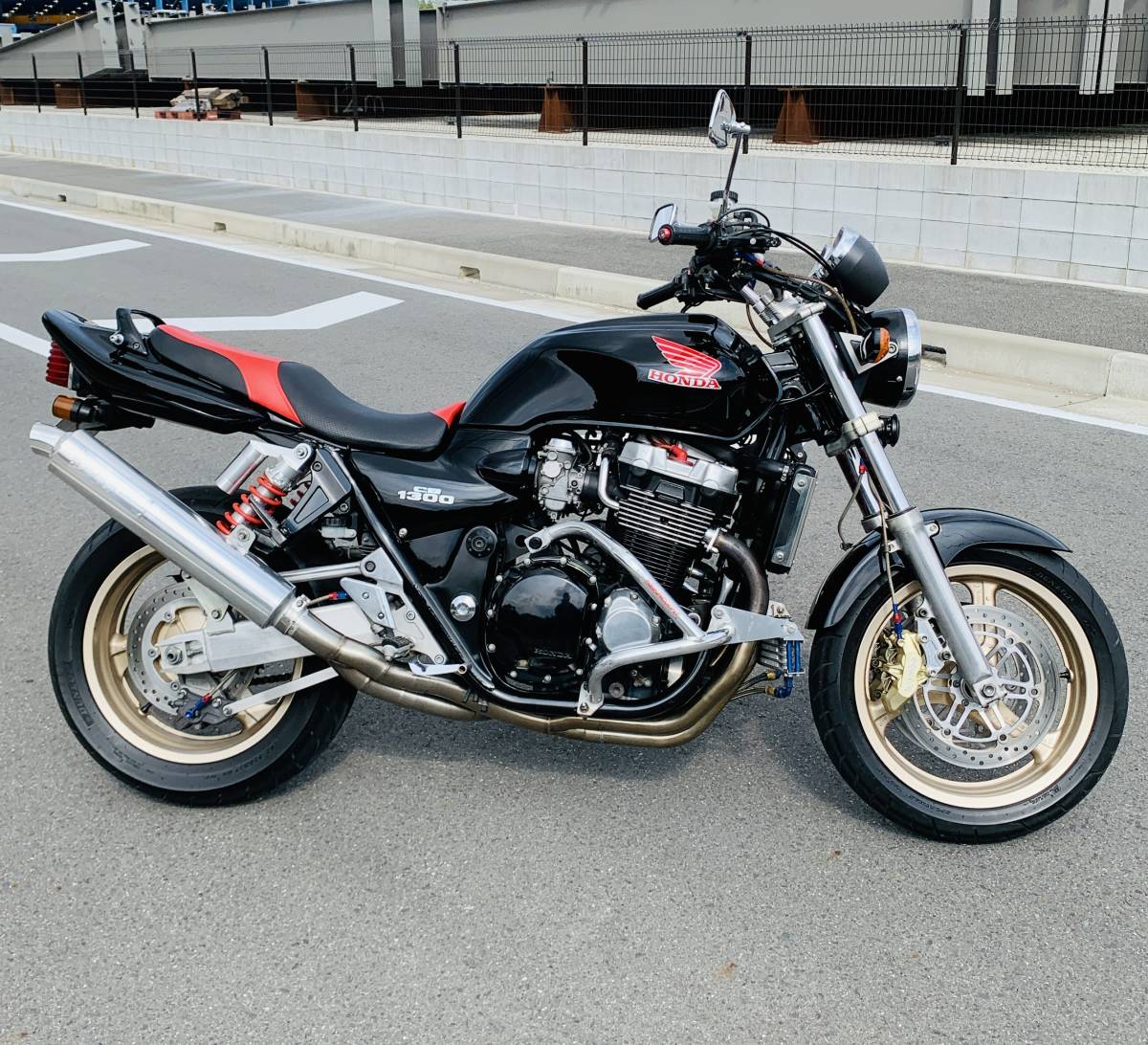 ホンダ CB1300SF SC40 カスタム多数 2001年式 車検付 ショップ全塗装