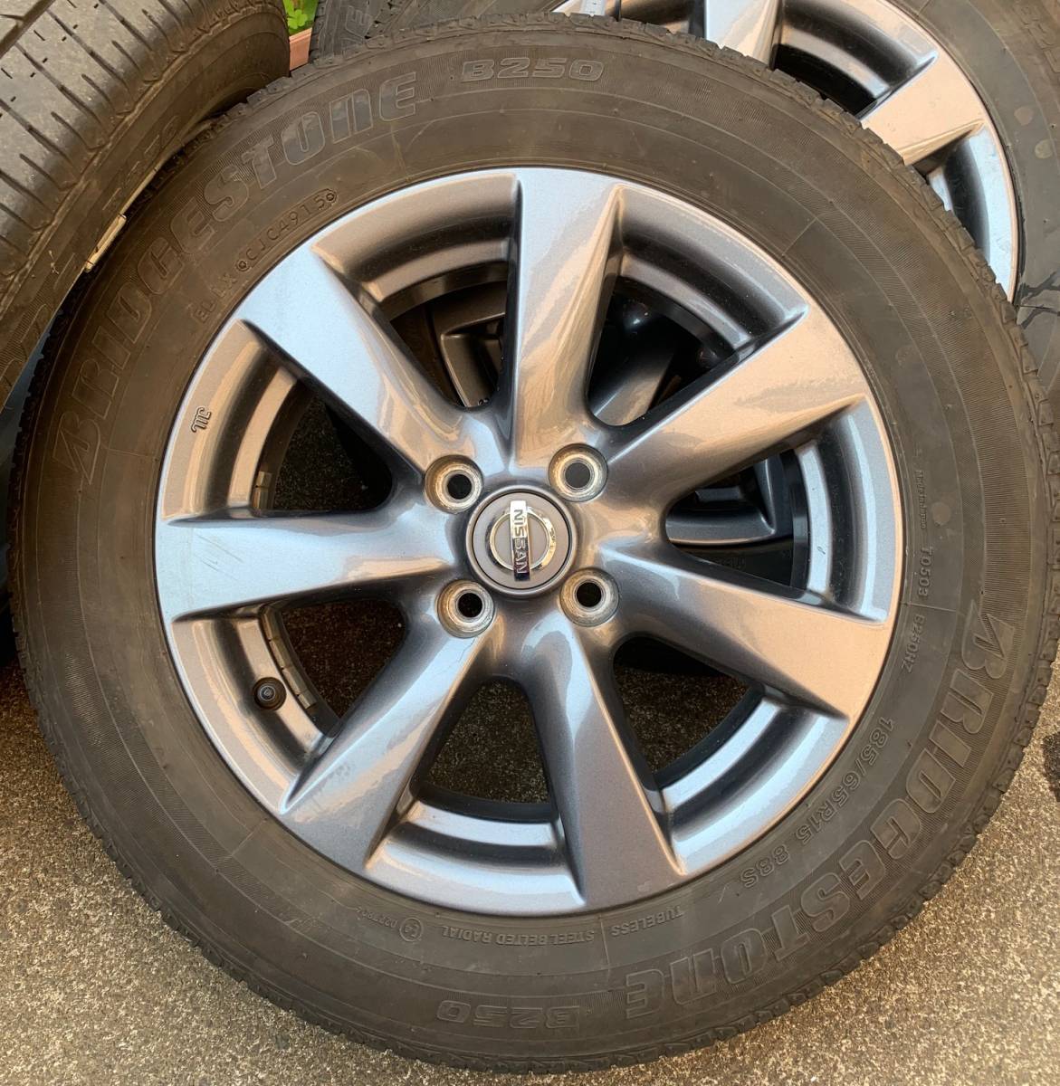 美品] 日産ノート E12 エアロスタイル 純正タイヤホイール 4本セット