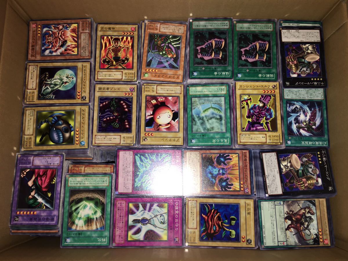 遊戯王 『日本版ノーマル，字レア，ノーパラ大量約15000枚(重量約24.5kg)③』黒・魔・導 E・HERO エアーマン ツイン・フォトン・リザード 他 遊戯王カード まとめ売り 約25kg 15,000枚前後 遊戯王カード まとめ