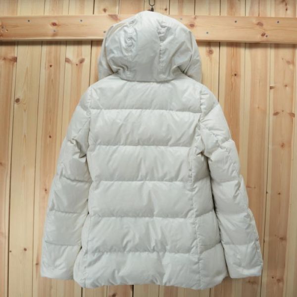 【美品】BURBERRY バーバリーブルーレーベル ダウンジャケット M 白 美品】BURBERRY バーバリーブルーレーベル ダウンジャケット M 白 美品