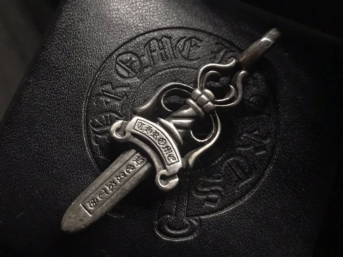 コロナ経済対策 クロムハーツ Chrome Hearts Dbl Dagger ダブルダガーペンダント シルバー925 正規品 ラスベガス店 インボイスコピー付き の落札情報詳細 ヤフオク落札価格情報 オークフリー スマートフォン版