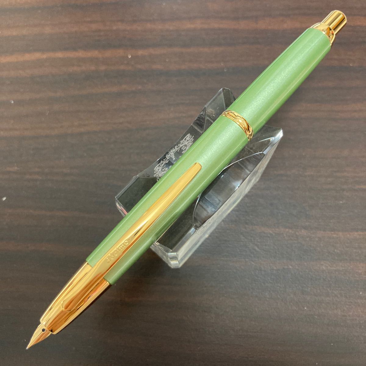 新品 PILOT 万年筆 キャップレス デシモ メタリックソフトグリーン EF 新品 PILOT 万年筆 キャップレス デシモ メタリックソフト