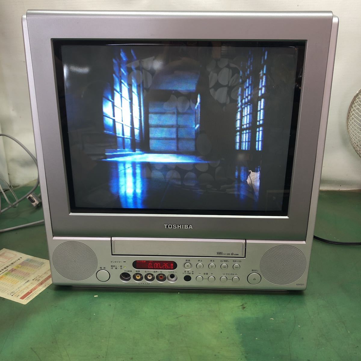 TOSHIBA 東芝 ブラウン管カラーテレビ ビデオ15VS17 2003年製 の落札