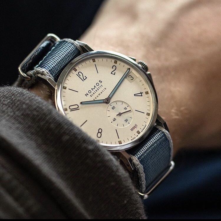 新品 希少 高級nato ベルト 腕時計 ストラップ メンズ腕時計 mm 検 Zuludiver G10 Phoenix ノモス ダニウェルウェリントン の落札情報詳細 ヤフオク落札価格情報 オークフリー スマートフォン版