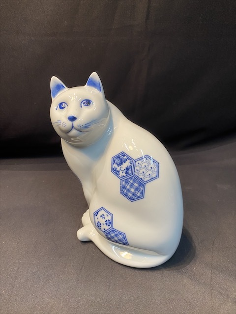 ☆時代物 瀬戸焼 振向き猫 招き猫 縁起物 染付 置物 陶器 猫 置物 招福 