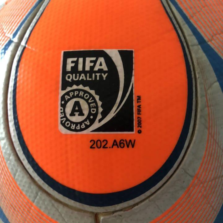 サッカーボール　アディダス　チームガイスト2 アディダス チームガイスト2 2007 adidasチームガイスト2 FIFAクラブ