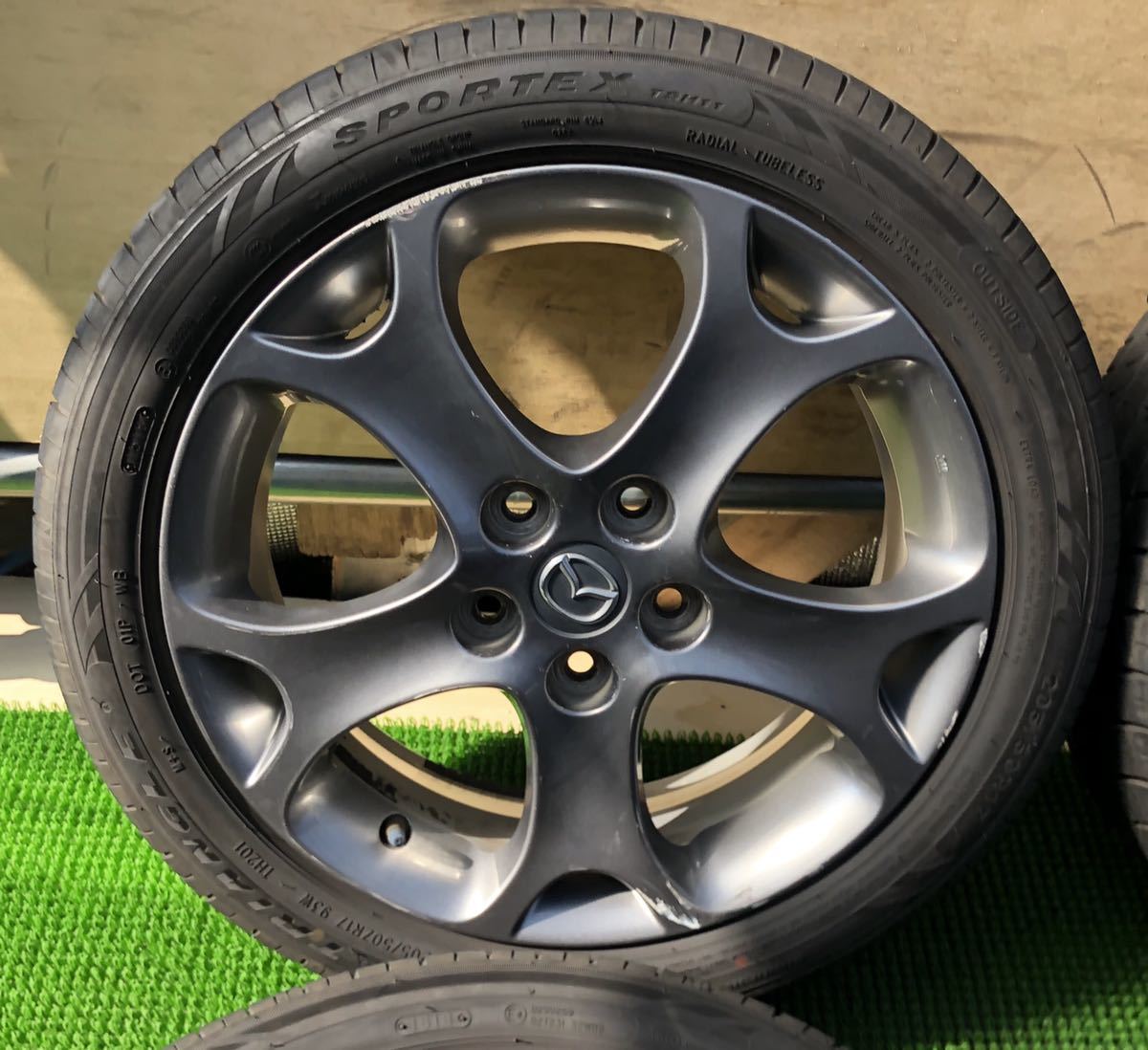 【やや傷や汚れあり】★必見★【MAZDA 純正 プレマシー 】205/50R17 TRIANGLE 2018年 17x6,5J ET52,5 ...