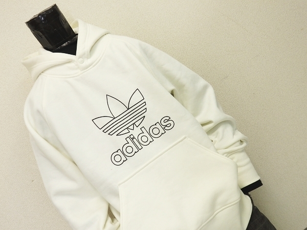フーディースタイルにはマストな1着 トレフォイルロゴ Adidas アディダス オリジナルス ビッグロゴ プリント スウェット パーカー O の落札情報詳細 ヤフオク落札価格情報 オークフリー スマートフォン版