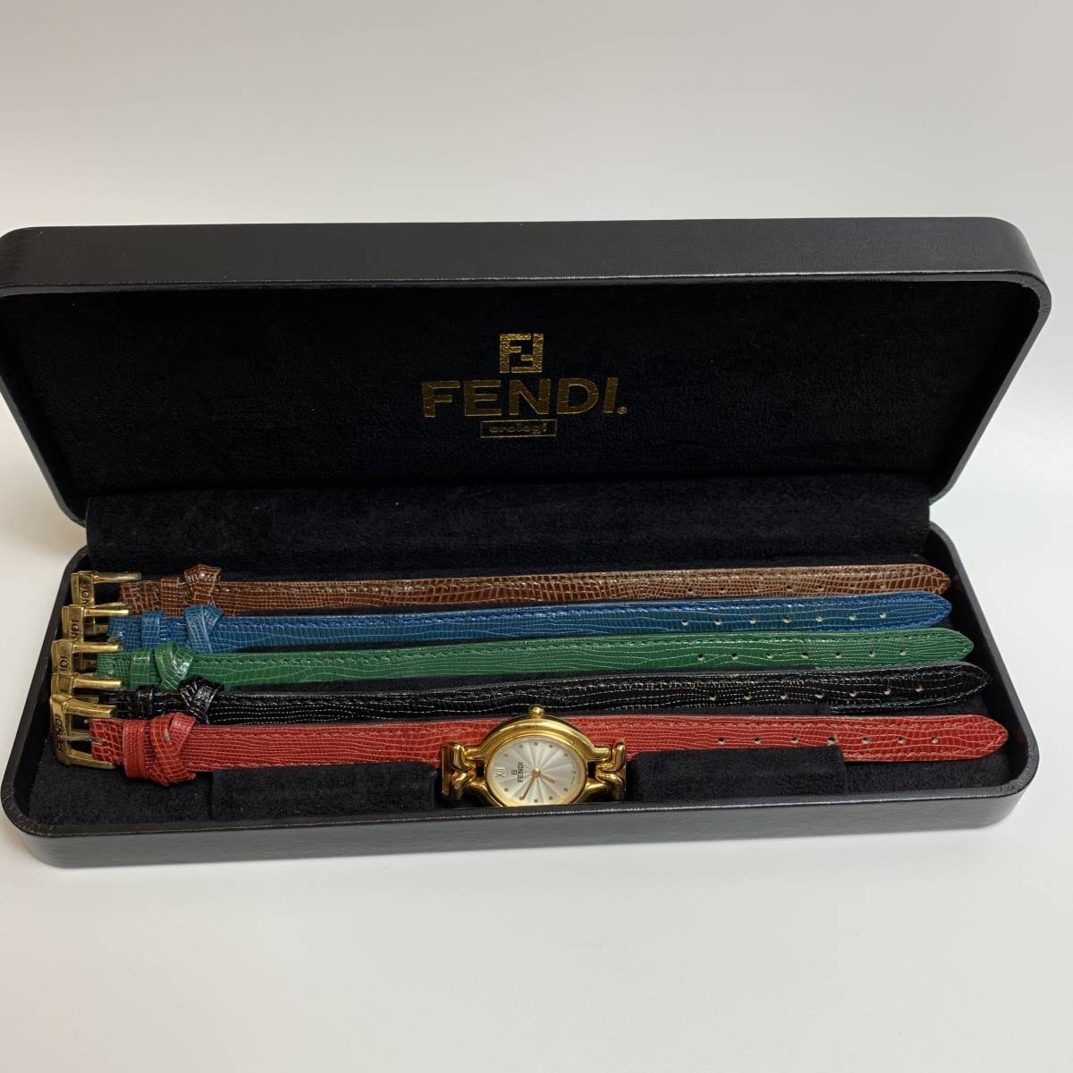 Fendi フェンディ レディース時計 クォーツ 5色チェンジベルト 640l の落札情報詳細 ヤフオク落札価格情報 オークフリー スマートフォン版