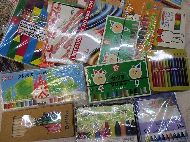 O6968m クレヨン クーピー 色鉛筆 クレパス アート サクラ ぺんてる キャラクター 絵の具 まとめセット の落札情報詳細 ヤフオク落札価格情報 オークフリー スマートフォン版