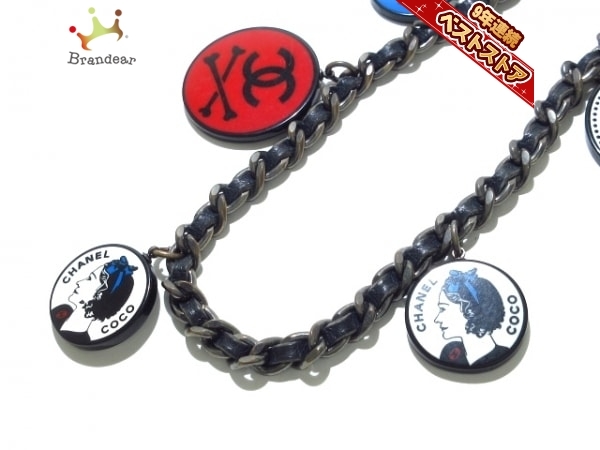 シャネル Chanel ネックレス 金属素材 プラスチック レザー シルバー 黒 マルチ 03p 美品 アクセサリー 首 の落札情報詳細 ヤフオク落札価格情報 オークフリー スマートフォン版