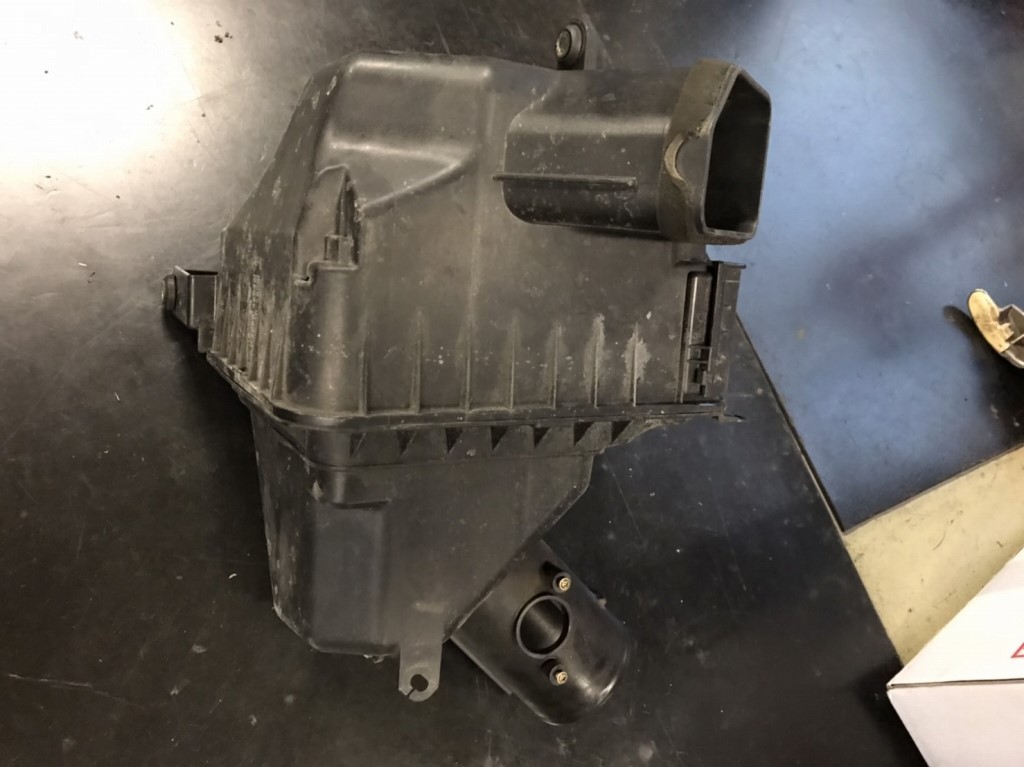 トヨタ マーク2 110系 JZX110 iR-Vターボ 2.5L 純正エアクリーナー