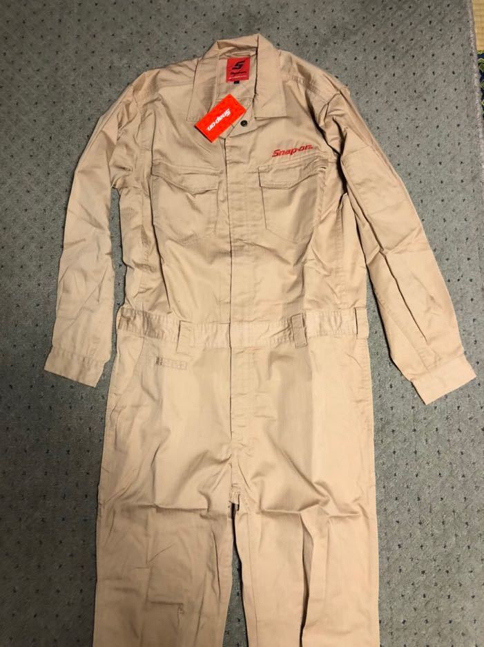 【新品・未使用】スナップオン 長袖つなぎ カーキ Lサイズ　ハンガー付き 新品・未使用】スナップオン 長袖つなぎ カーキ Lサイズハンガー付き