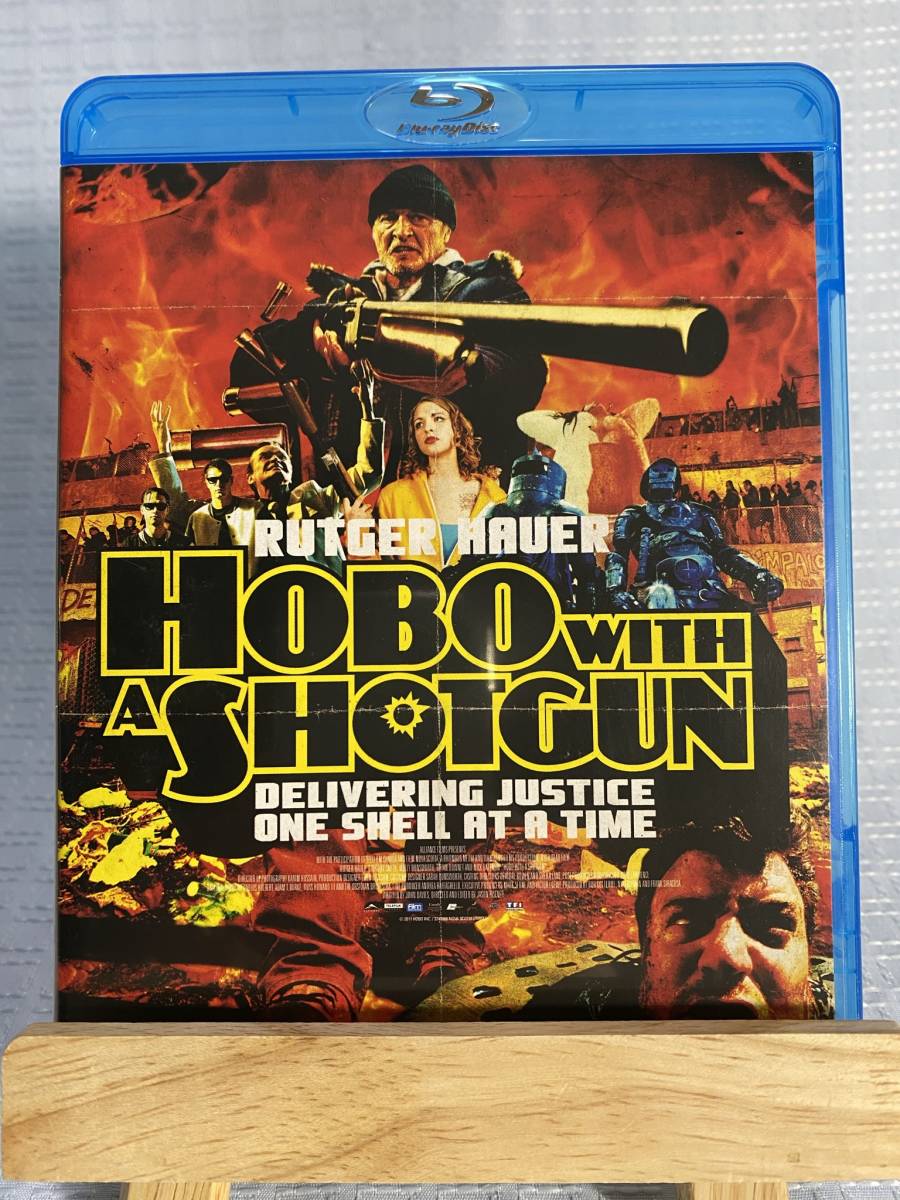 ホーボー・ウィズ・ショットガン [Blu-ray] tf8su2k 目立った傷や汚れなし】ホーボー・ウィズ・ショットガン Blu-ray