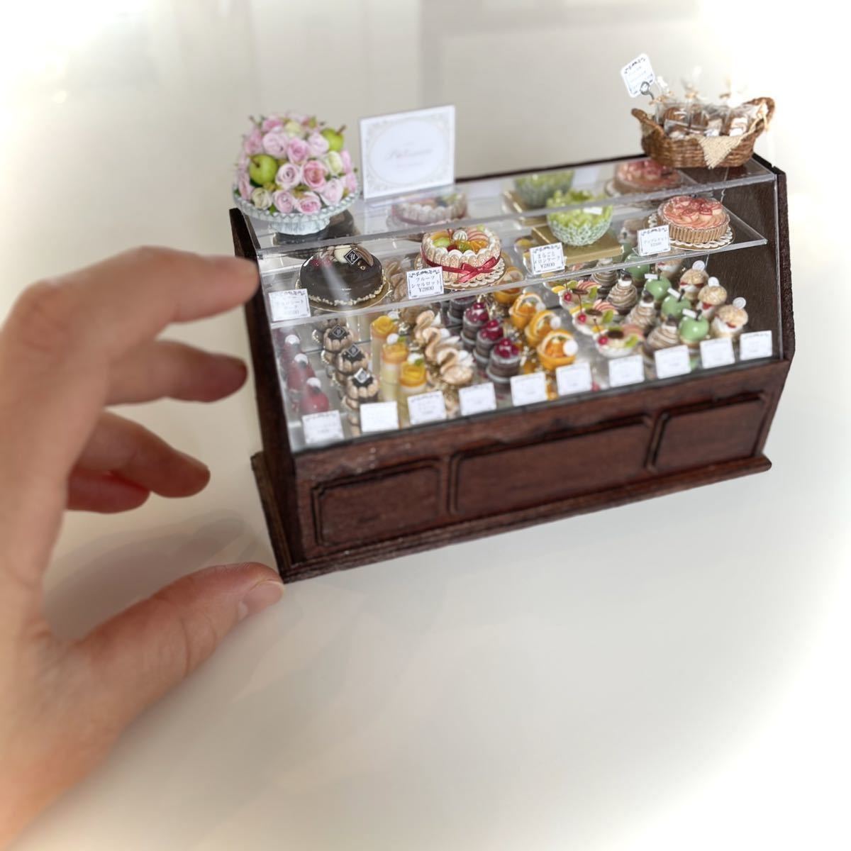ミニチュアhandmade＊＊春色スイーツPATISSERIEのショーケース ことたりる