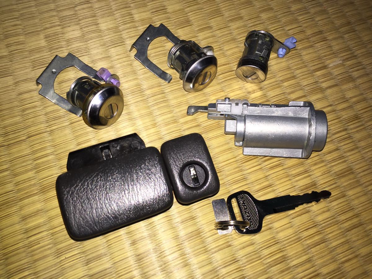 中古 スズキ ジムニー JB23W 7型 純正 部品 キーシリンダー セット 1台分 キー イグニッション ドア 3710258861